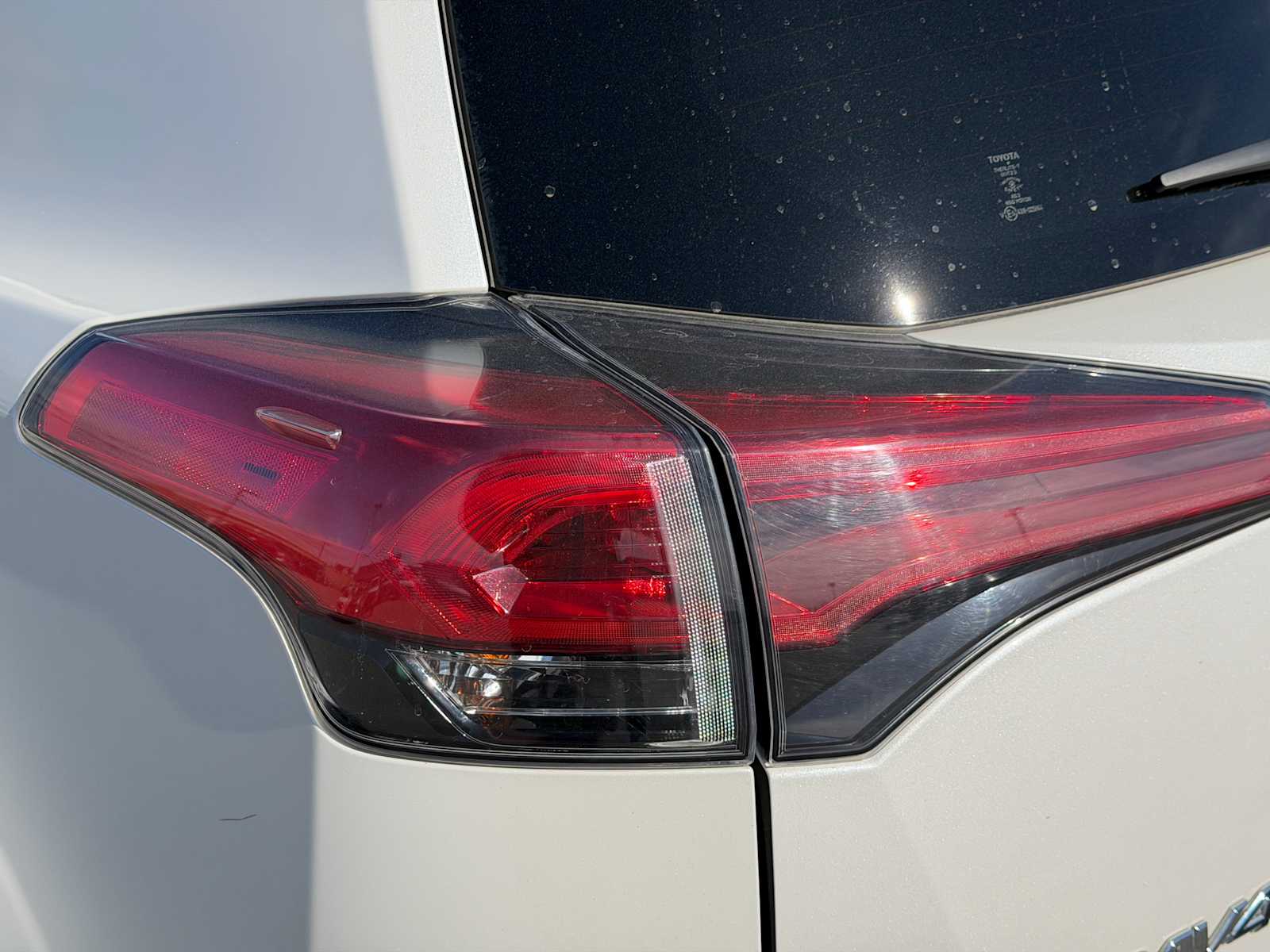 Thumbnail: 2018 Toyota RAV4 - 19