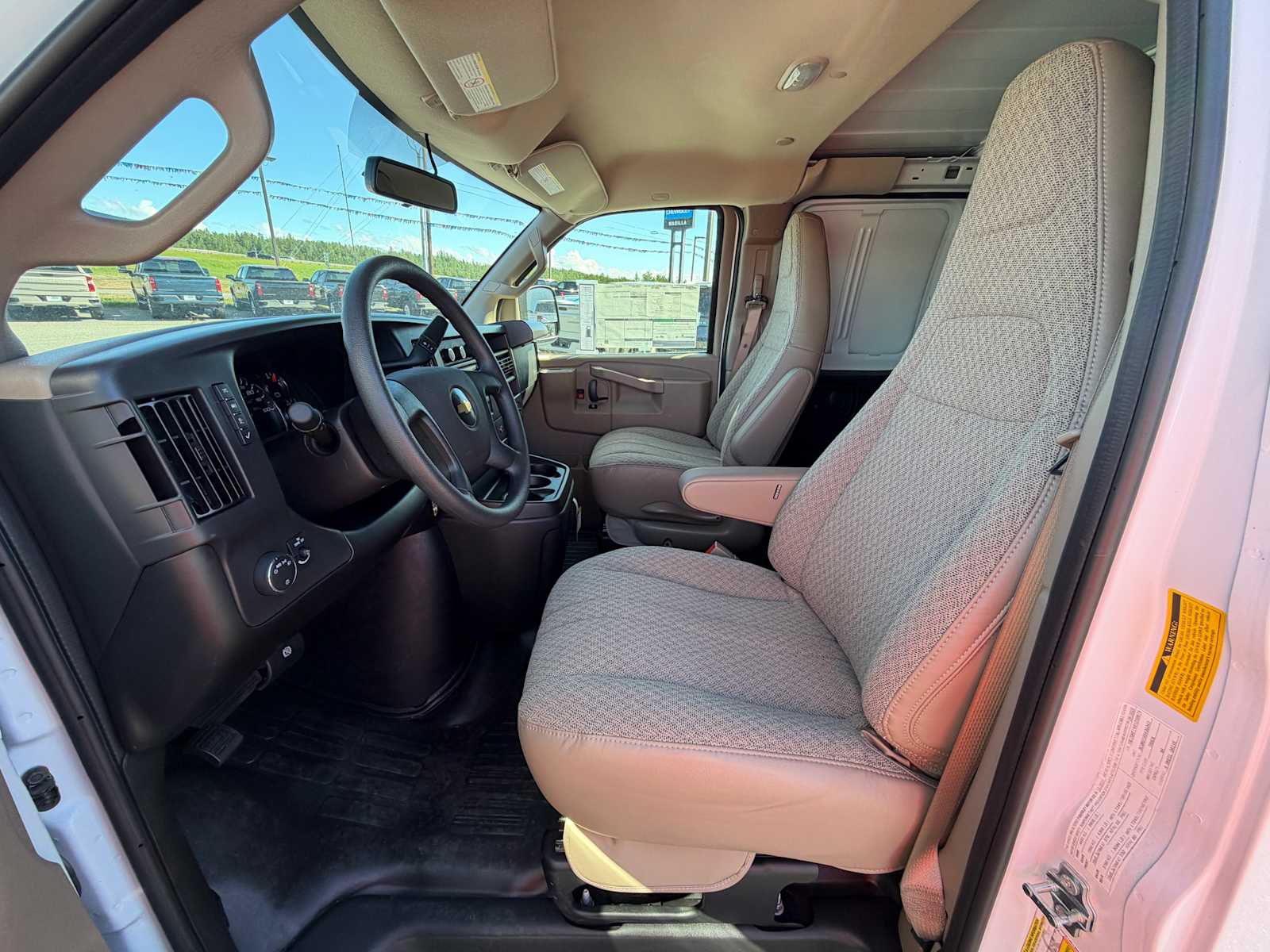 2025 Chevrolet Express Cargo Work Van - Photo 5