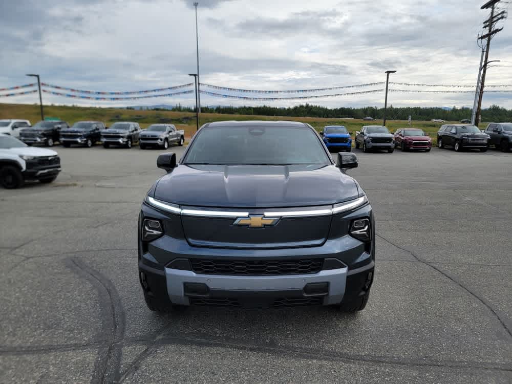 Thumbnail: 2025 Chevrolet Silverado EV - 8