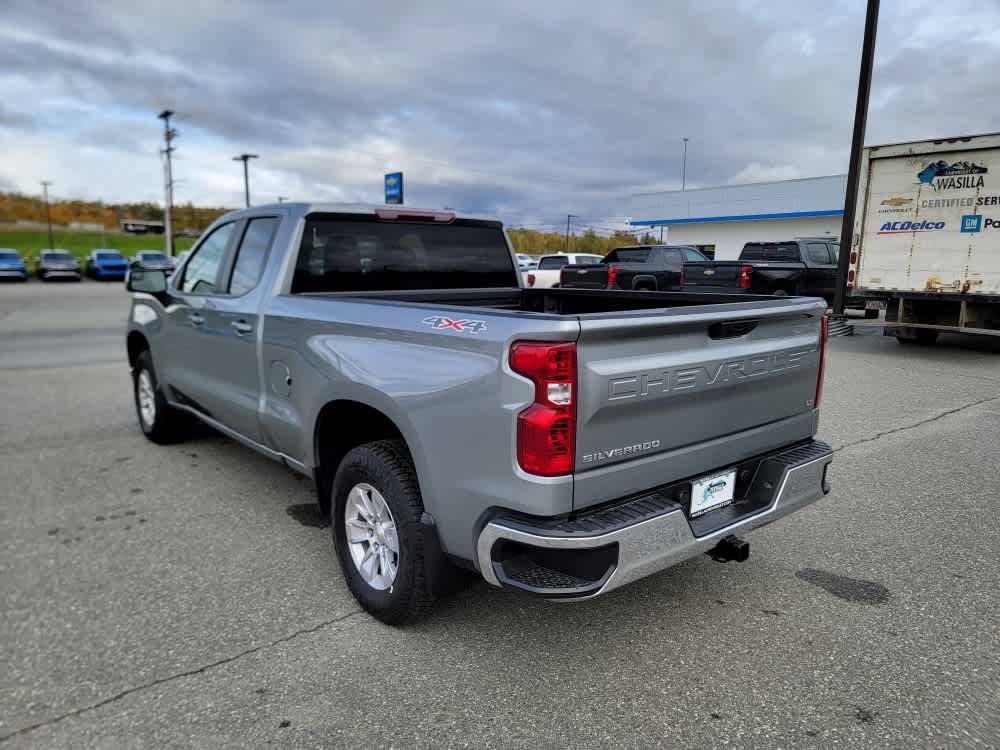 2026 Chevrolet Silverado 1500 LT photo 3