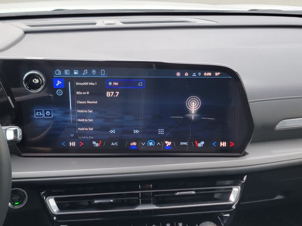 Thumbnail: 2026 Chevrolet Traverse - 16