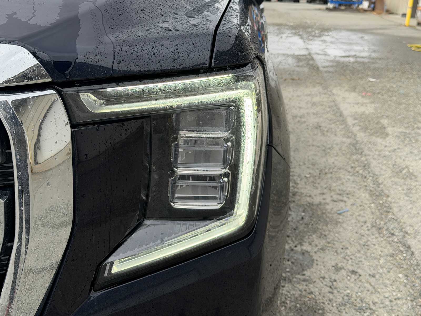 Thumbnail: 2023 GMC Yukon - 14