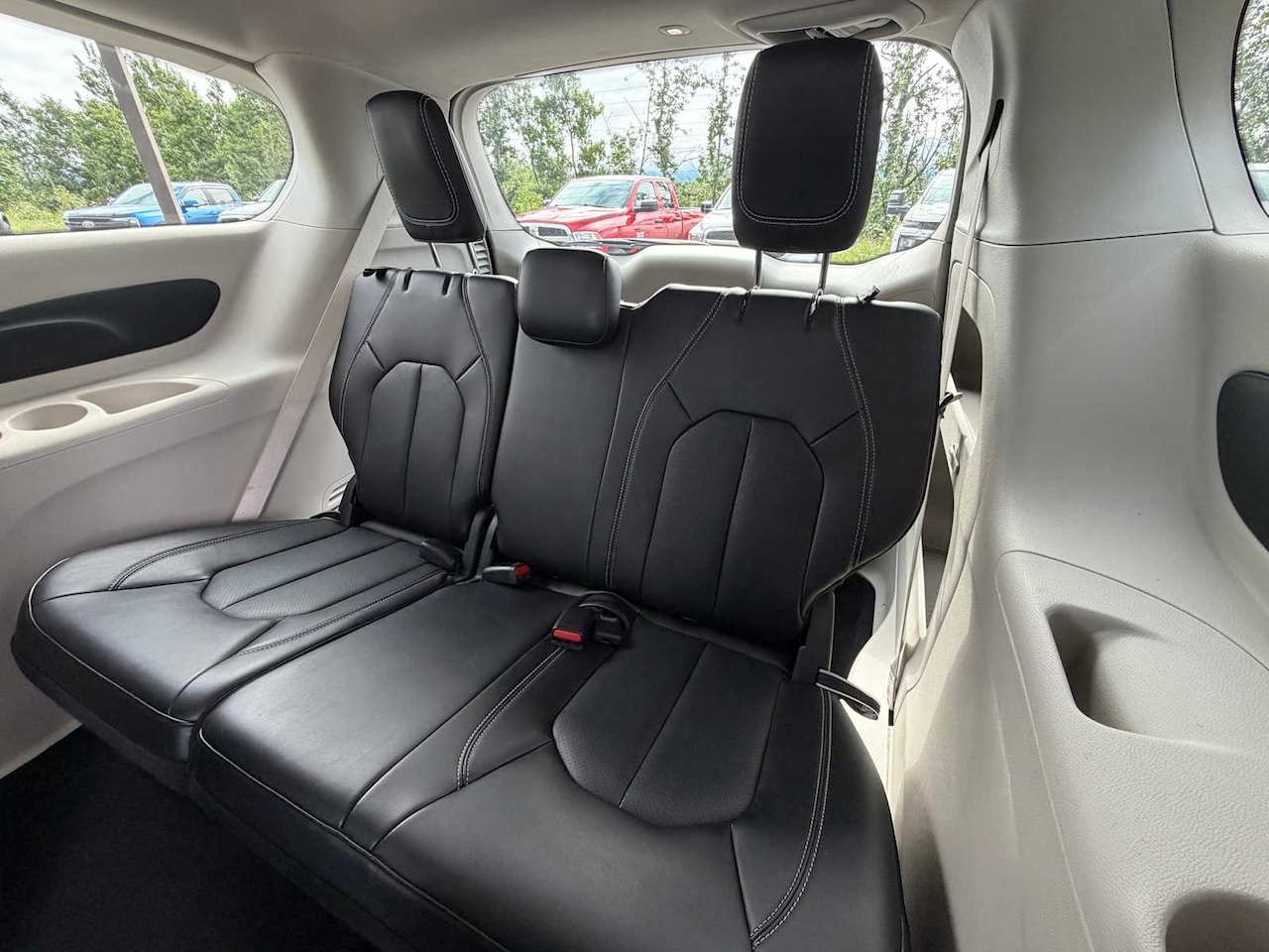 2024 Chrysler Pacifica Touring L - Image 27