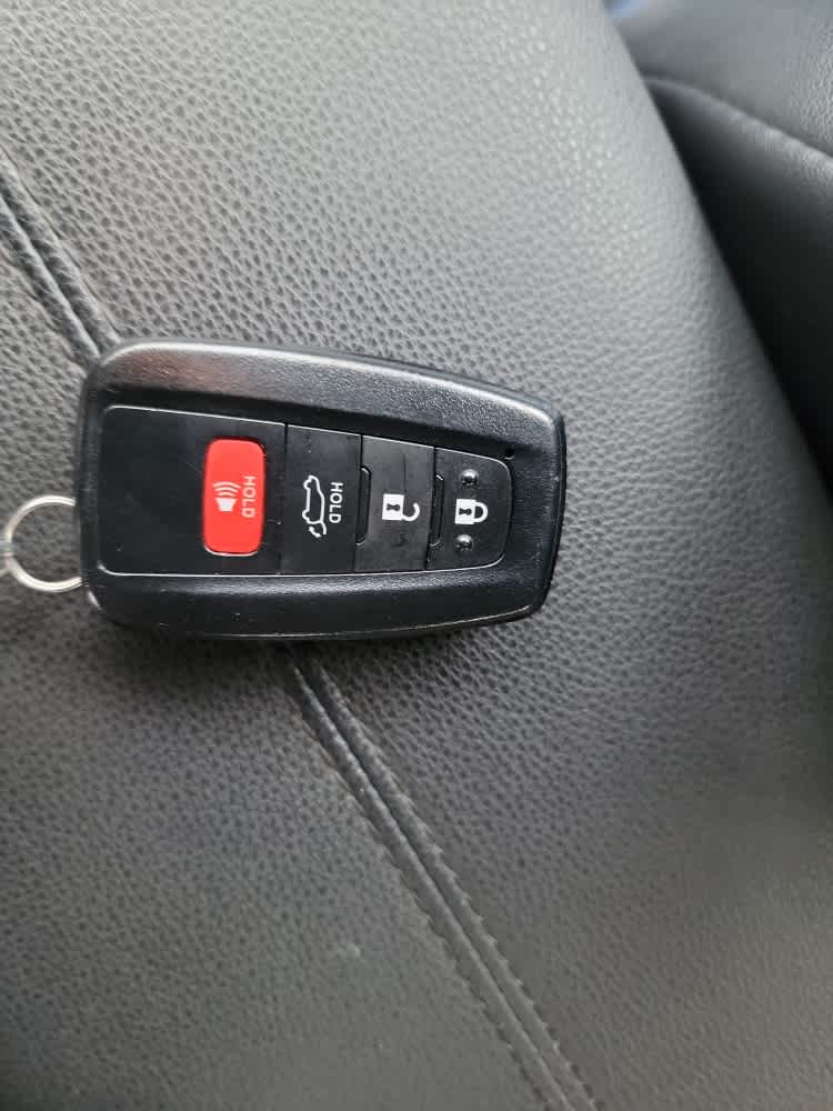 Thumbnail: 2021 Toyota RAV4 - 23