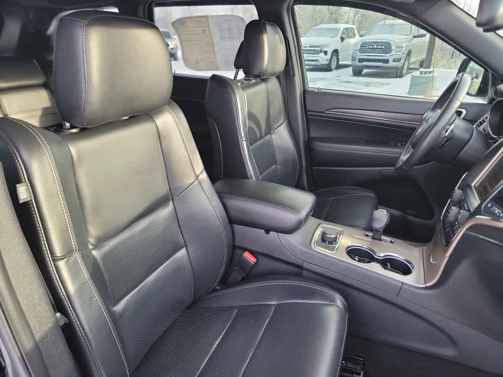 Thumbnail: 2015 Jeep Grand Cherokee - 18