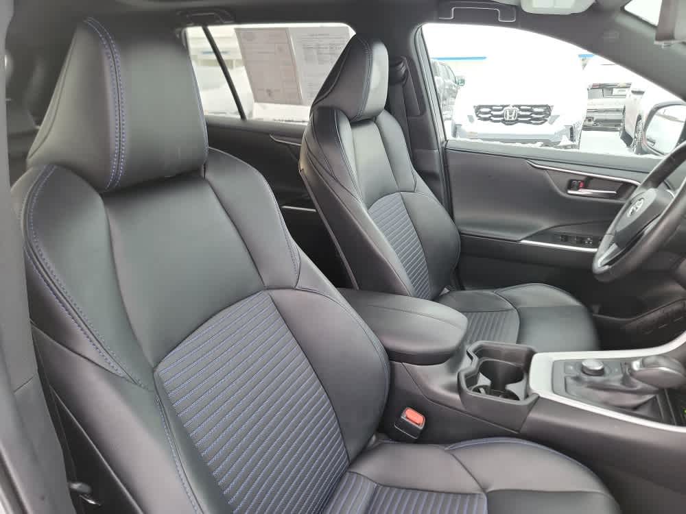 Thumbnail: 2021 Toyota RAV4 - 19