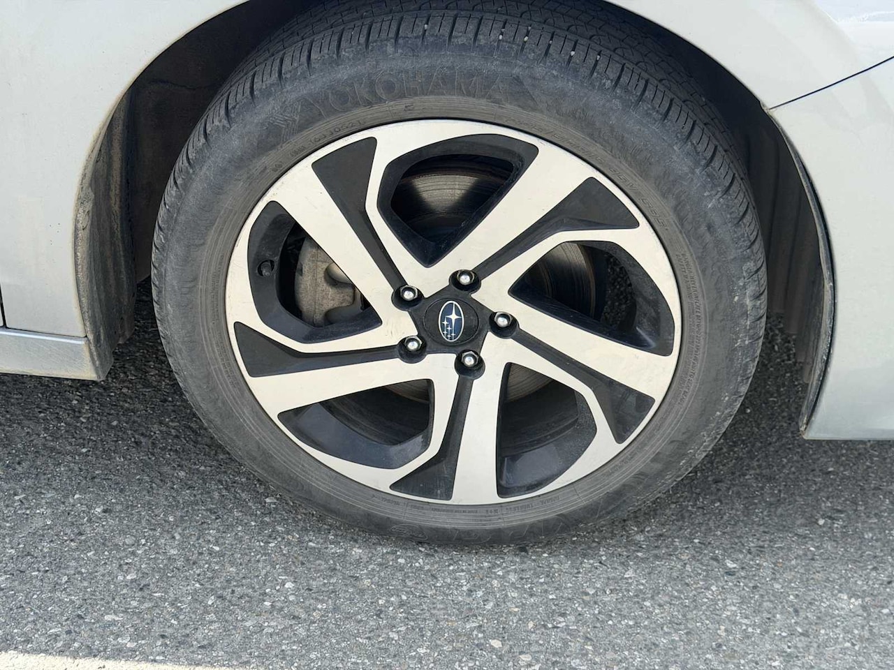 2022 Subaru Legacy Limited - Image 17