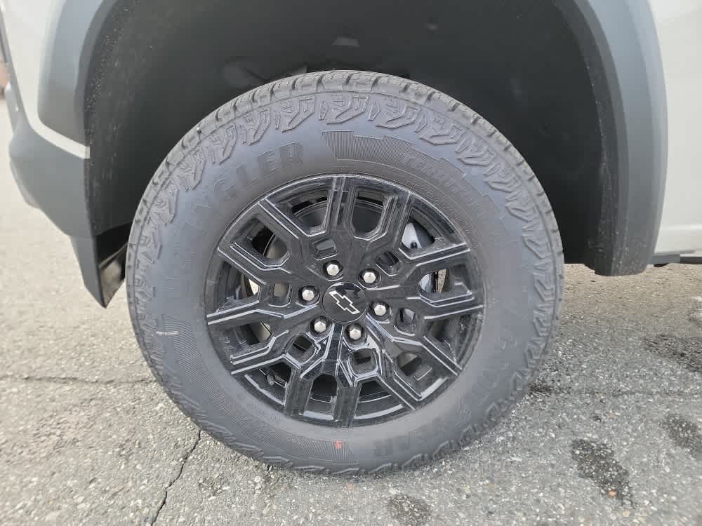 Thumbnail: 2026 Chevrolet Colorado - 9