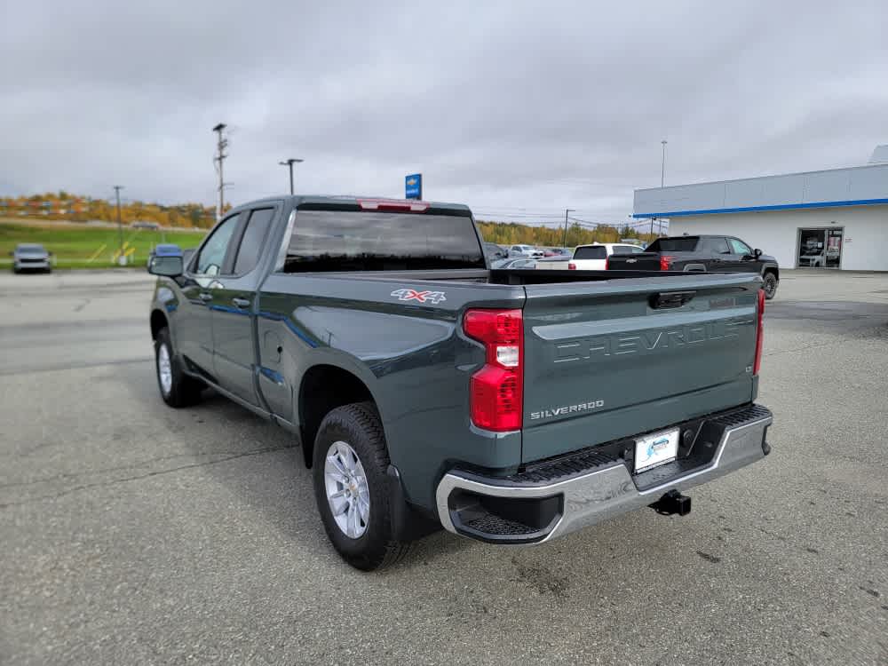 2026 Chevrolet Silverado 1500 LT photo 3
