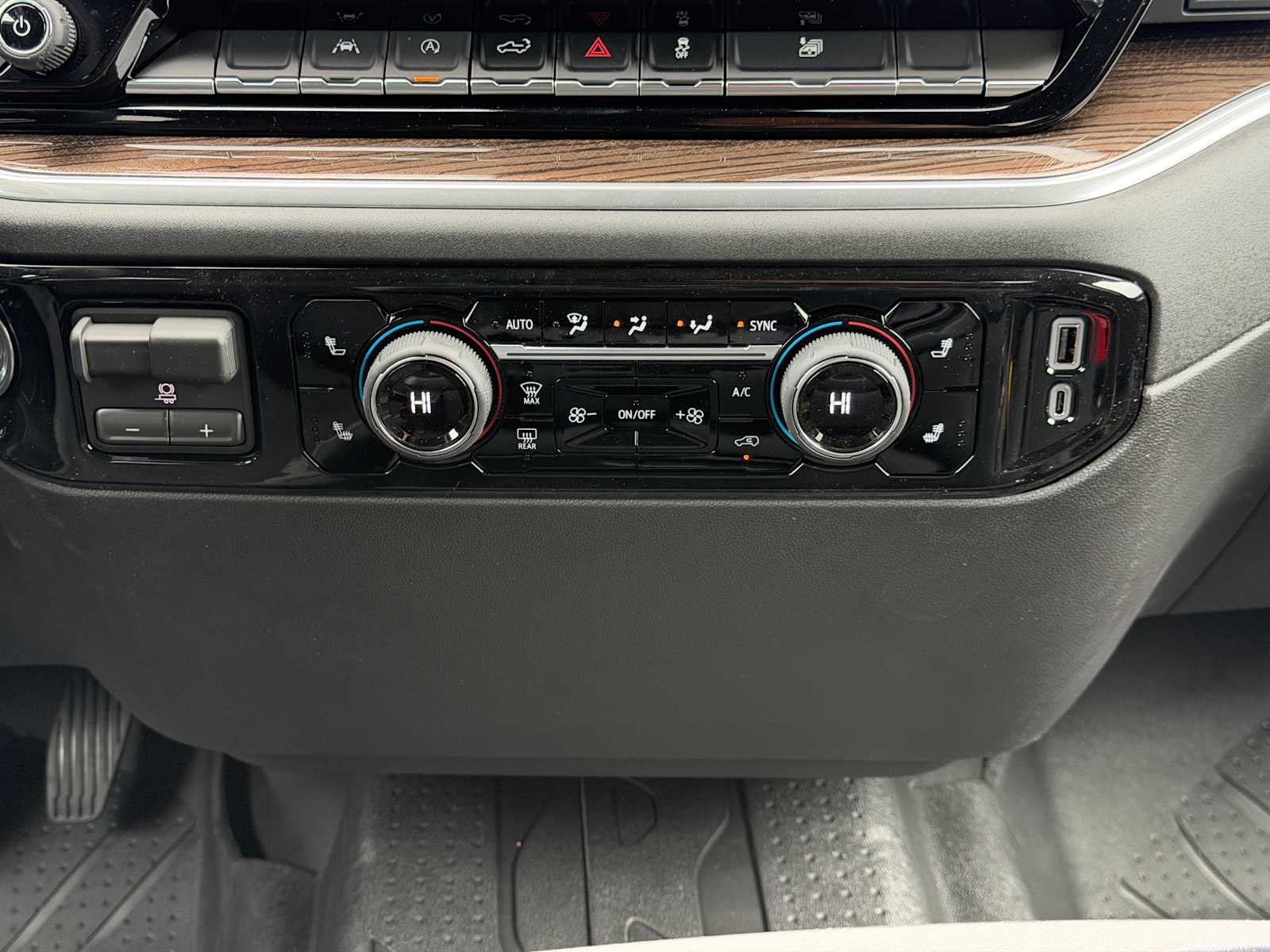 Thumbnail: 2026 Chevrolet Silverado 1500 - 20