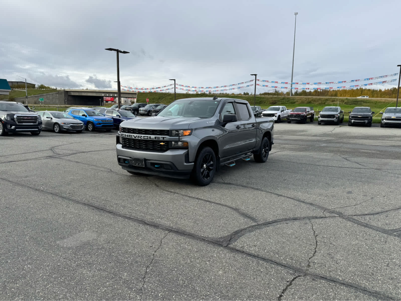 Thumbnail: 2021 Chevrolet Silverado 1500 - 9