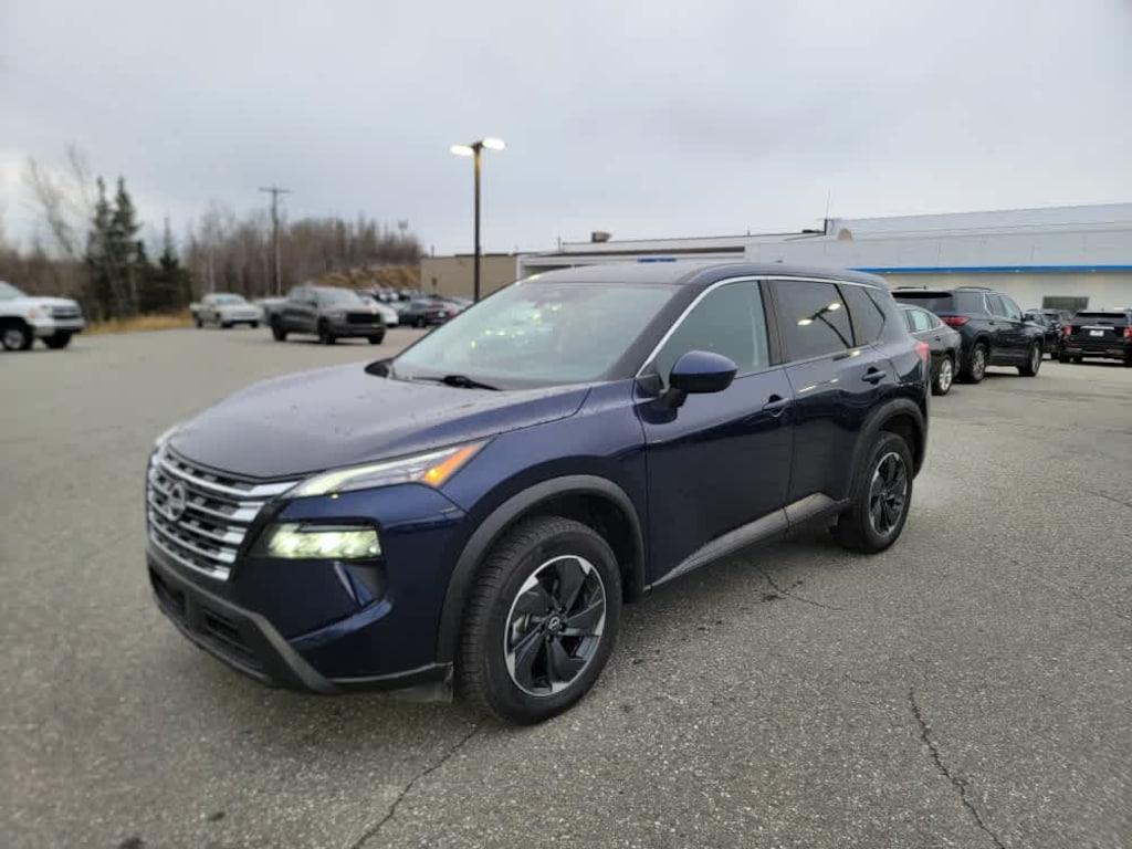 Used 2024 Nissan Rogue SV