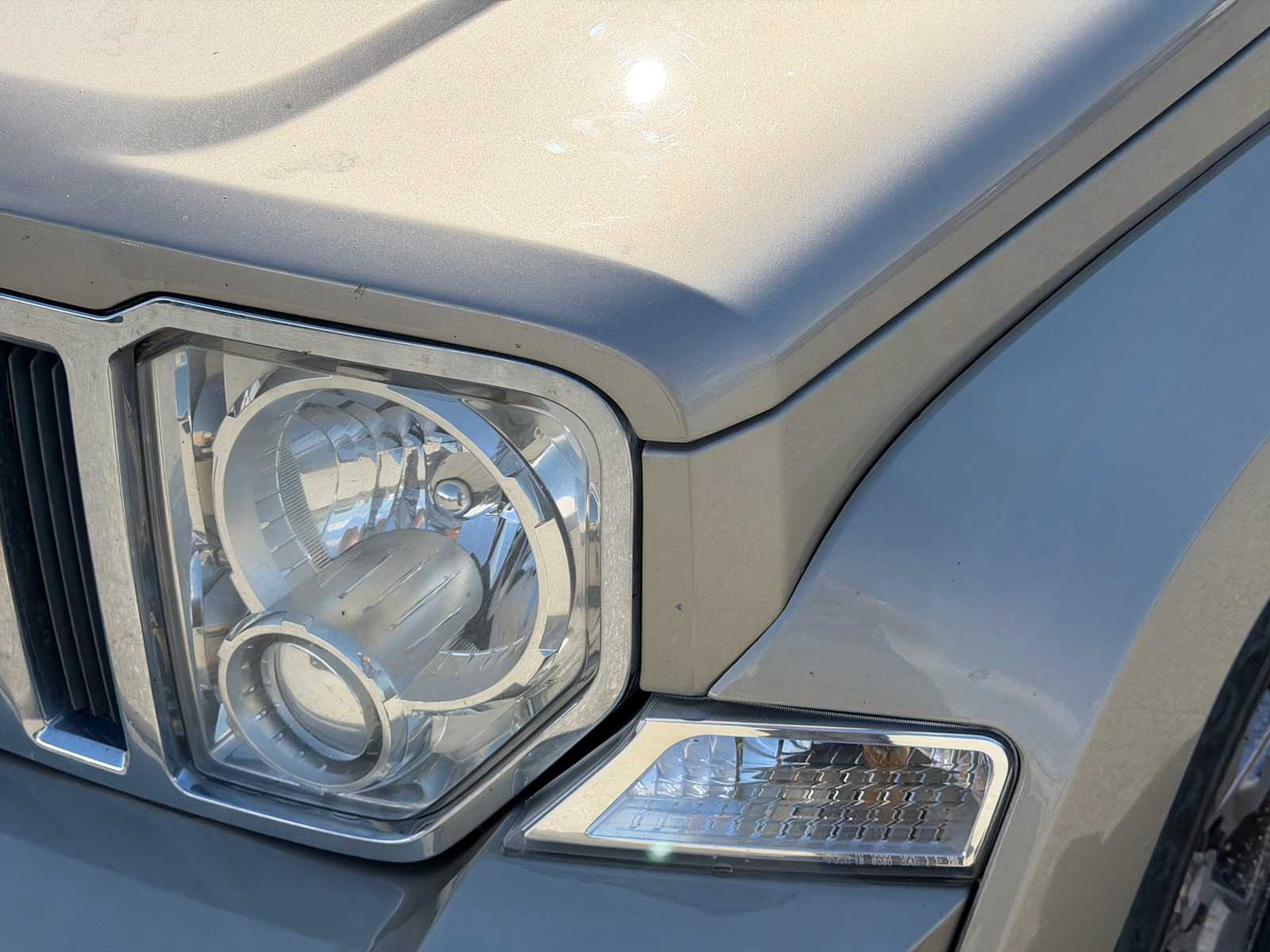 Thumbnail: 2011 Jeep Liberty - 15