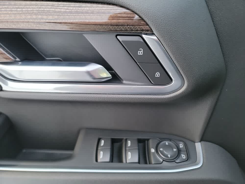 Thumbnail: 2026 Chevrolet Silverado 1500 - 10