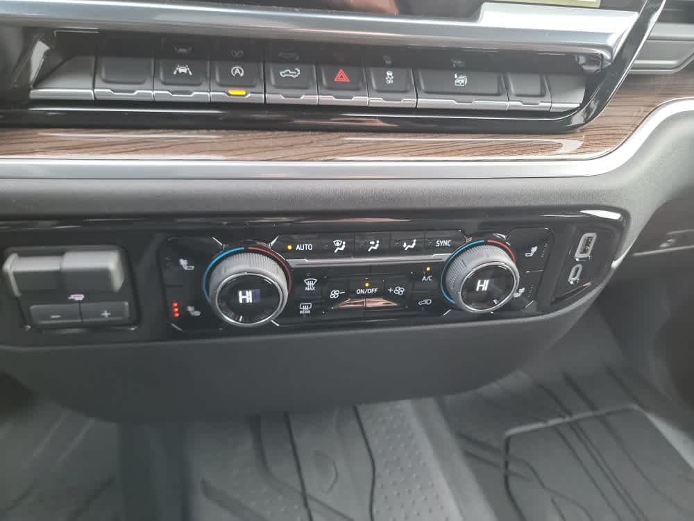 Thumbnail: 2026 Chevrolet Silverado 1500 - 17