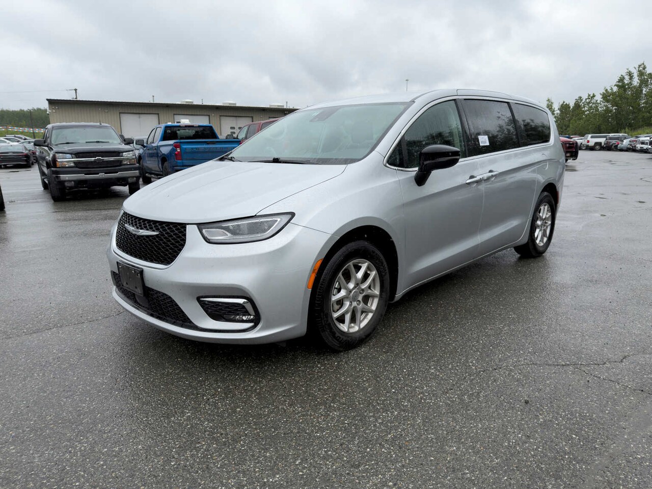 2024 Chrysler Pacifica Touring L - Image 3