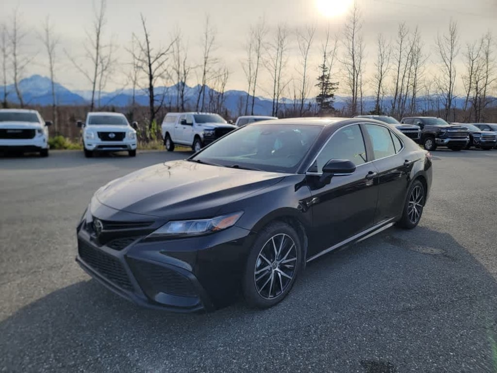 Used 2023 Toyota Camry SE
