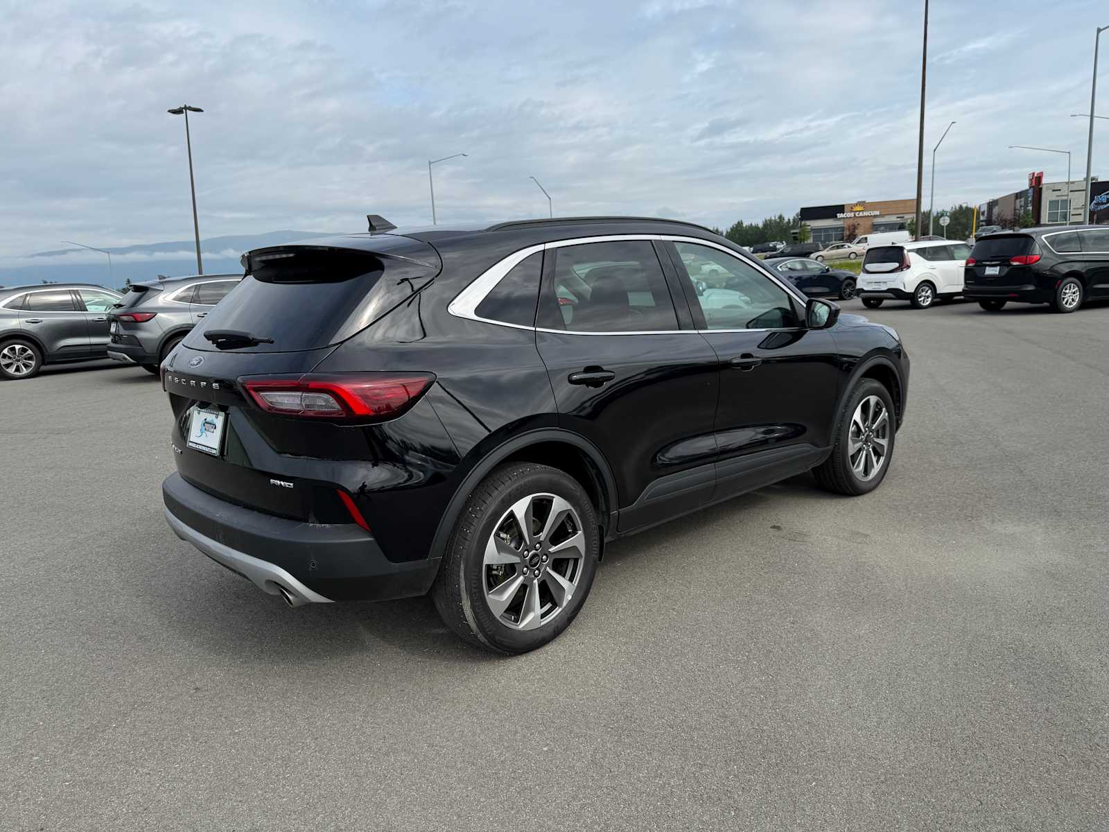 2025 Ford Escape Platinum - Photo 13