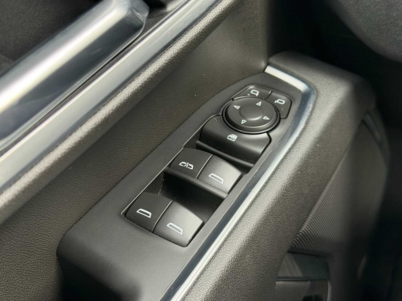 2026 Chevrolet Silverado 2500 HD LT - Image 4