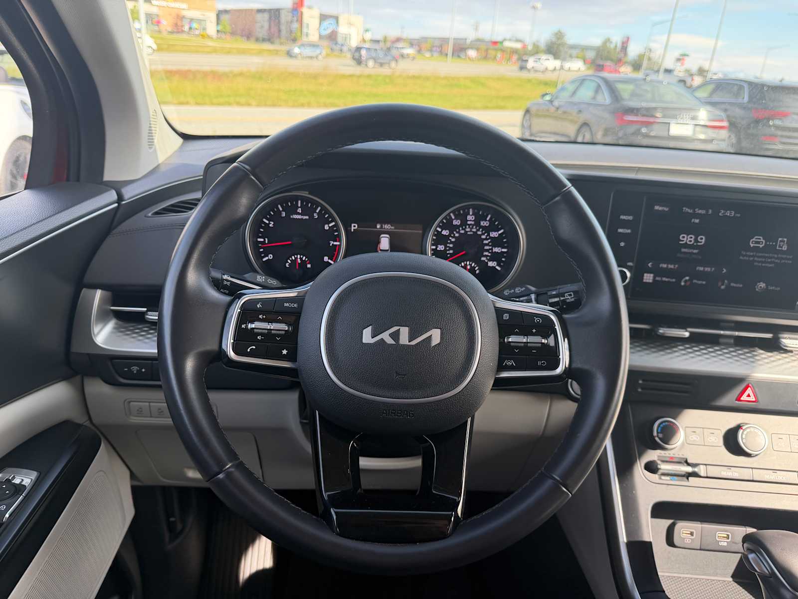 2024 Kia Carnival LX