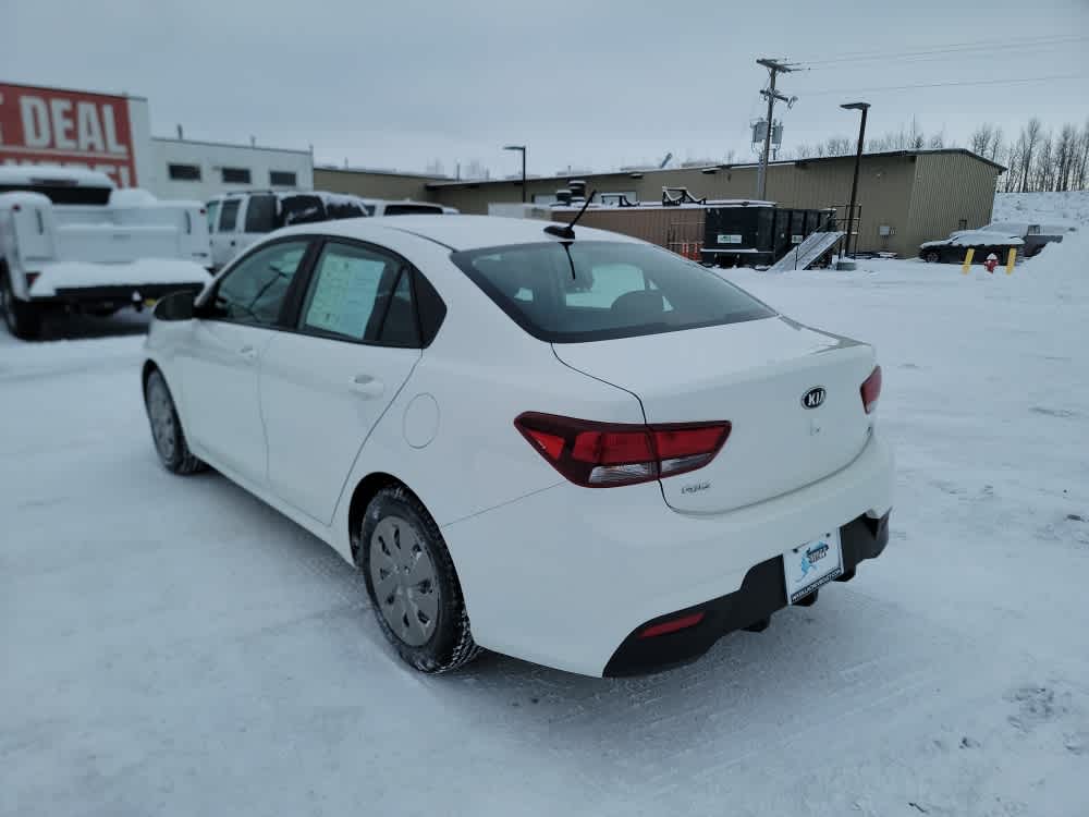 Thumbnail: 2020 Kia Rio - 3