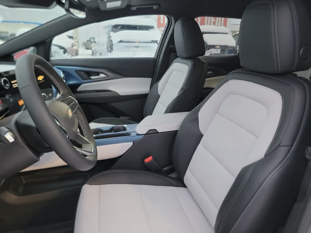 Thumbnail: 2026 Chevrolet Equinox - 12