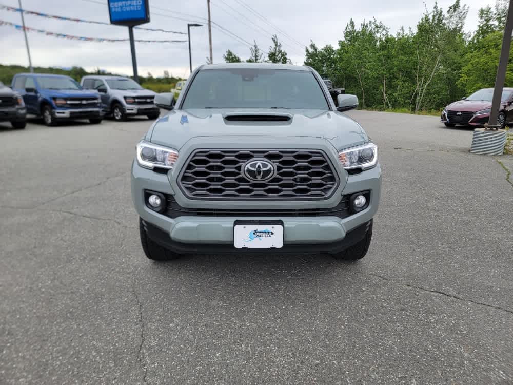 2022 Toyota Tacoma SR 8