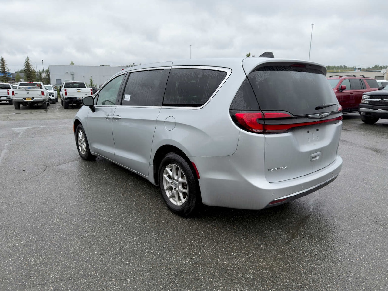 2024 Chrysler Pacifica Touring L - Image 9