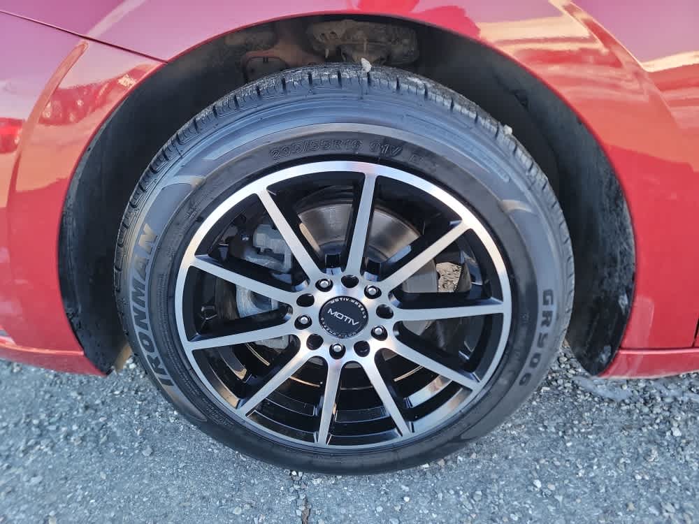 Thumbnail: 2023 Hyundai Elantra - 9