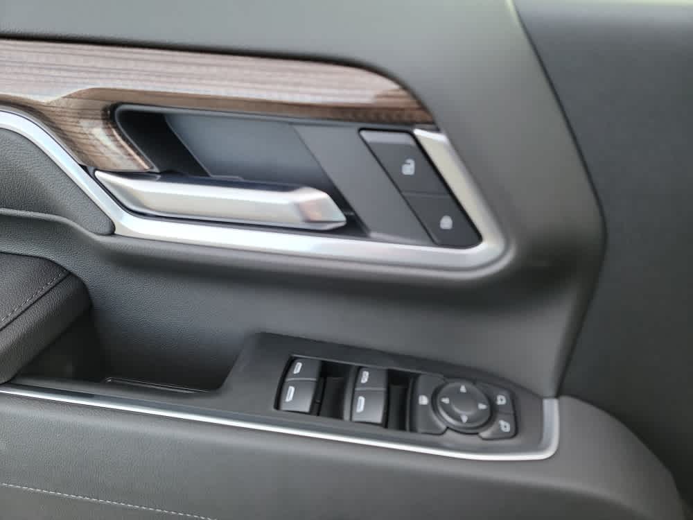 Thumbnail: 2026 Chevrolet Silverado 2500 - 10