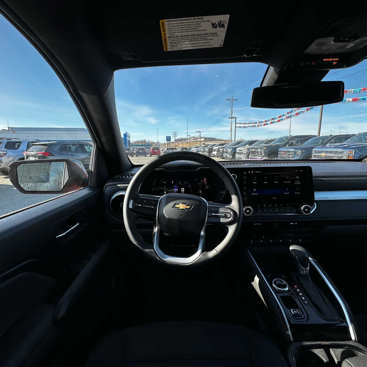 Thumbnail: 2023 Chevrolet Colorado - 14