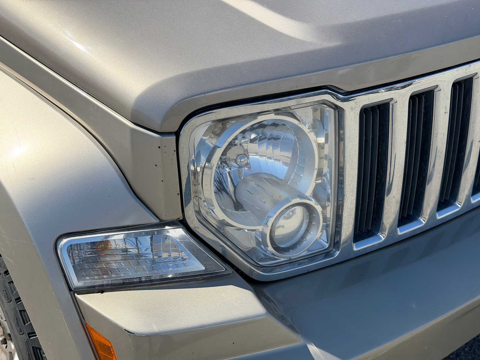 Thumbnail: 2011 Jeep Liberty - 16