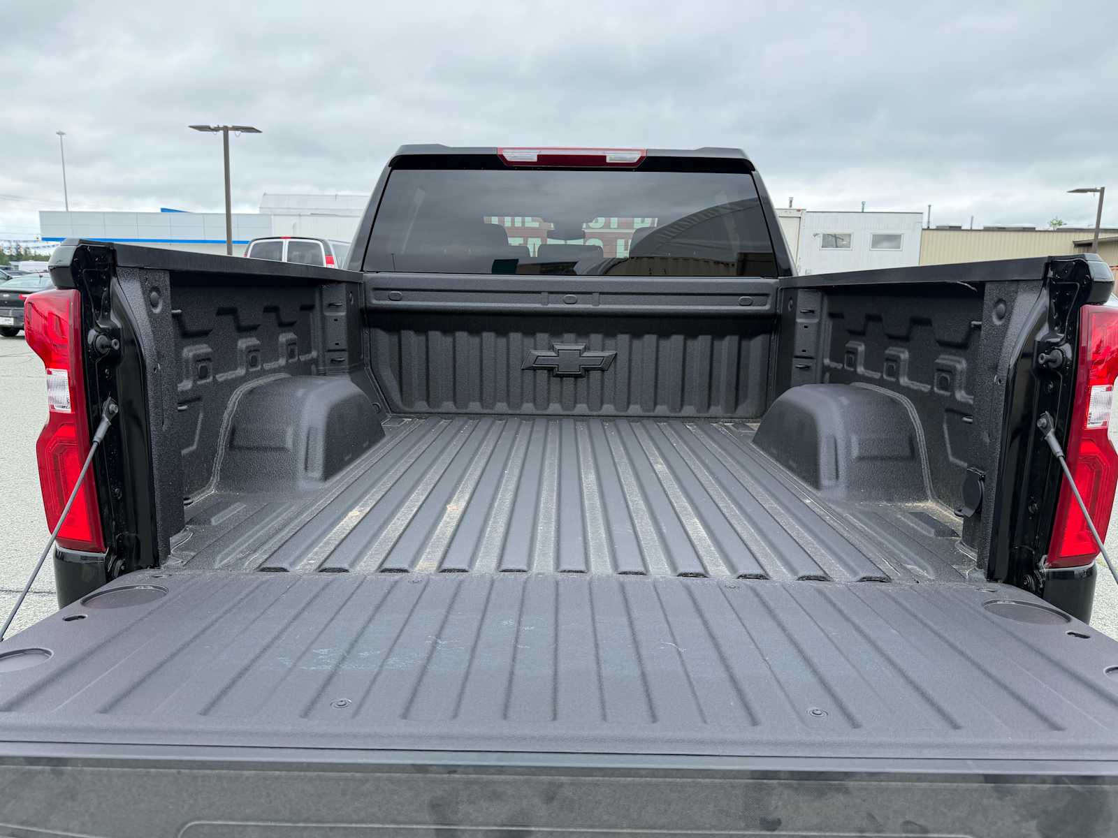 Thumbnail: 2026 Chevrolet Silverado 1500 - 17