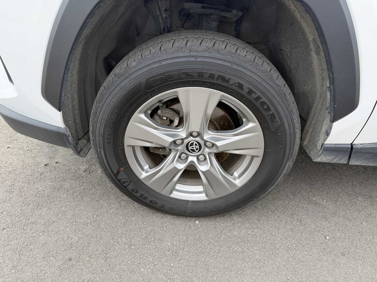 2024 Toyota RAV4 XLE - Image 7