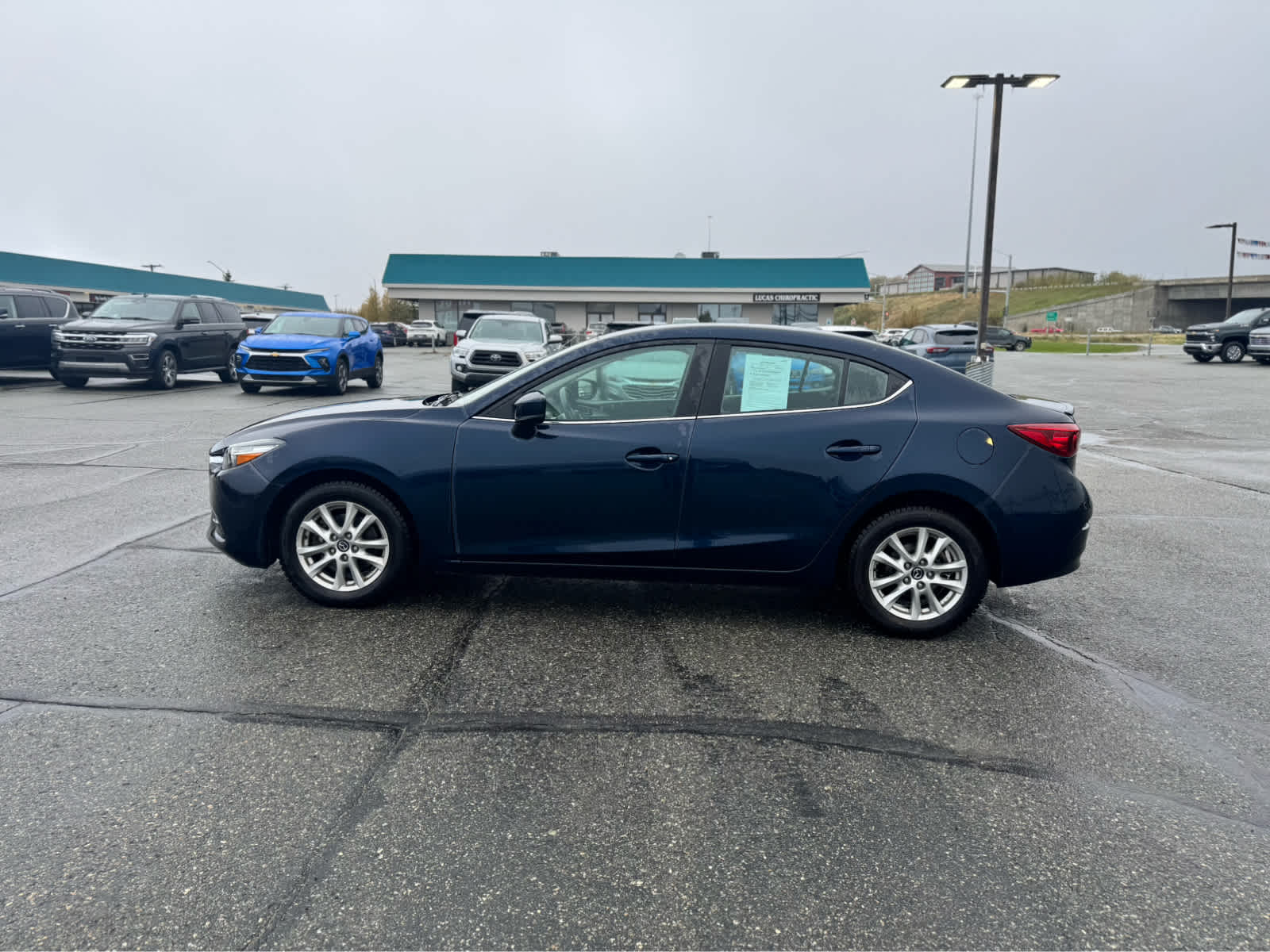 Thumbnail: 2017 Mazda Mazda3 - 2