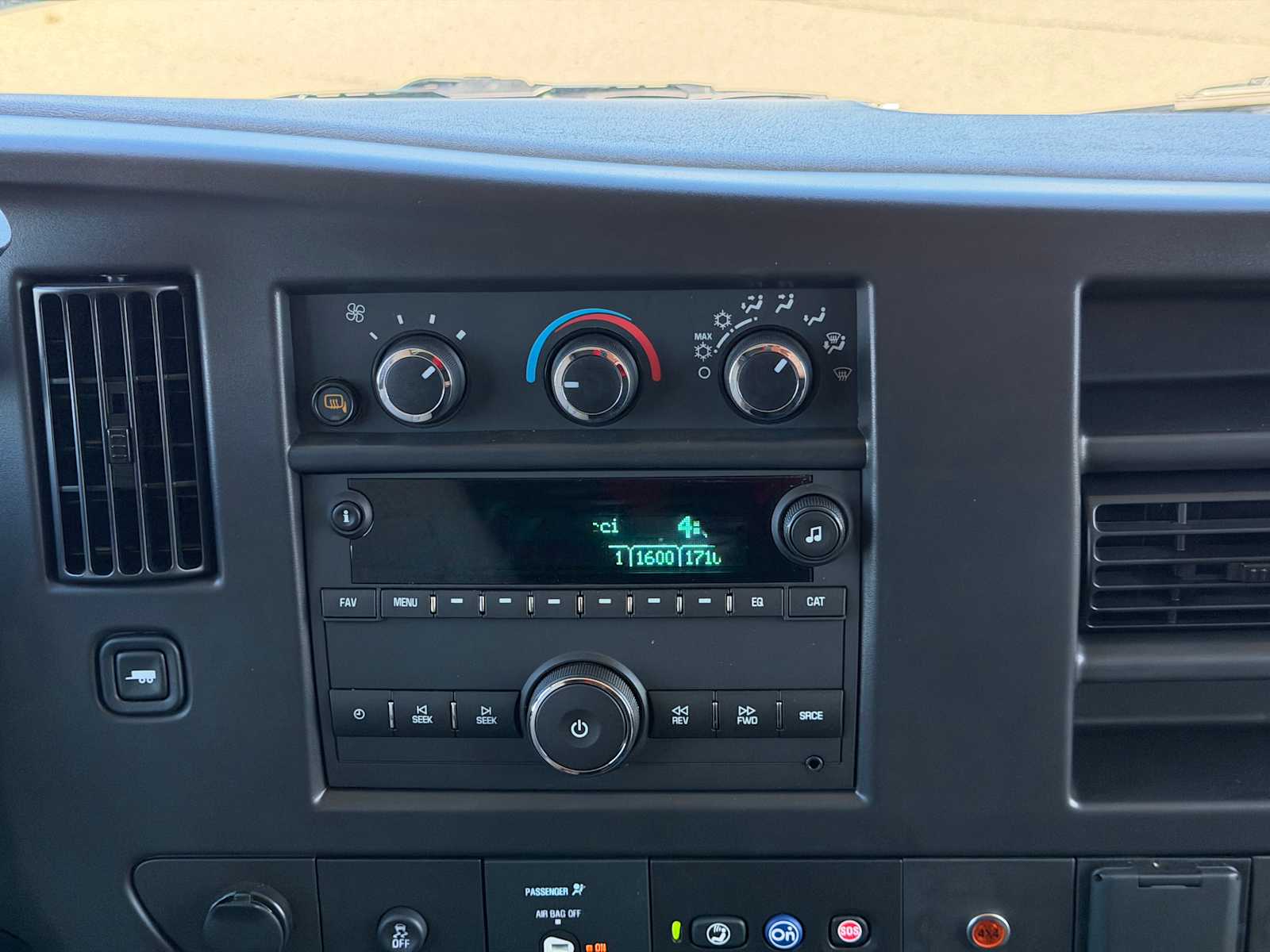 2025 Chevrolet Express Cargo Work Van - Photo 21
