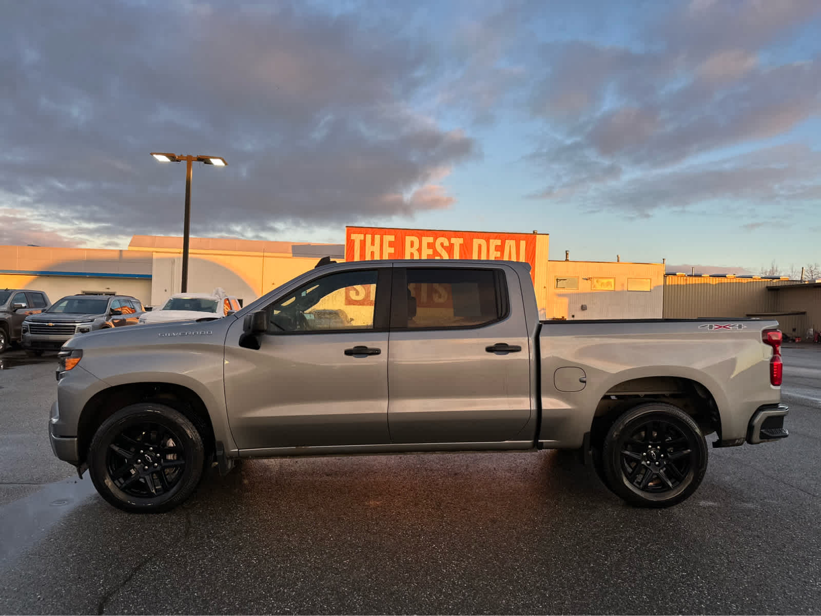 2023 Chevrolet Silverado 1500 Custom photo 3