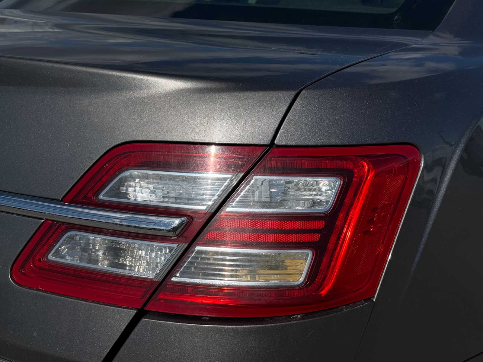 Thumbnail: 2013 Ford Taurus - 20