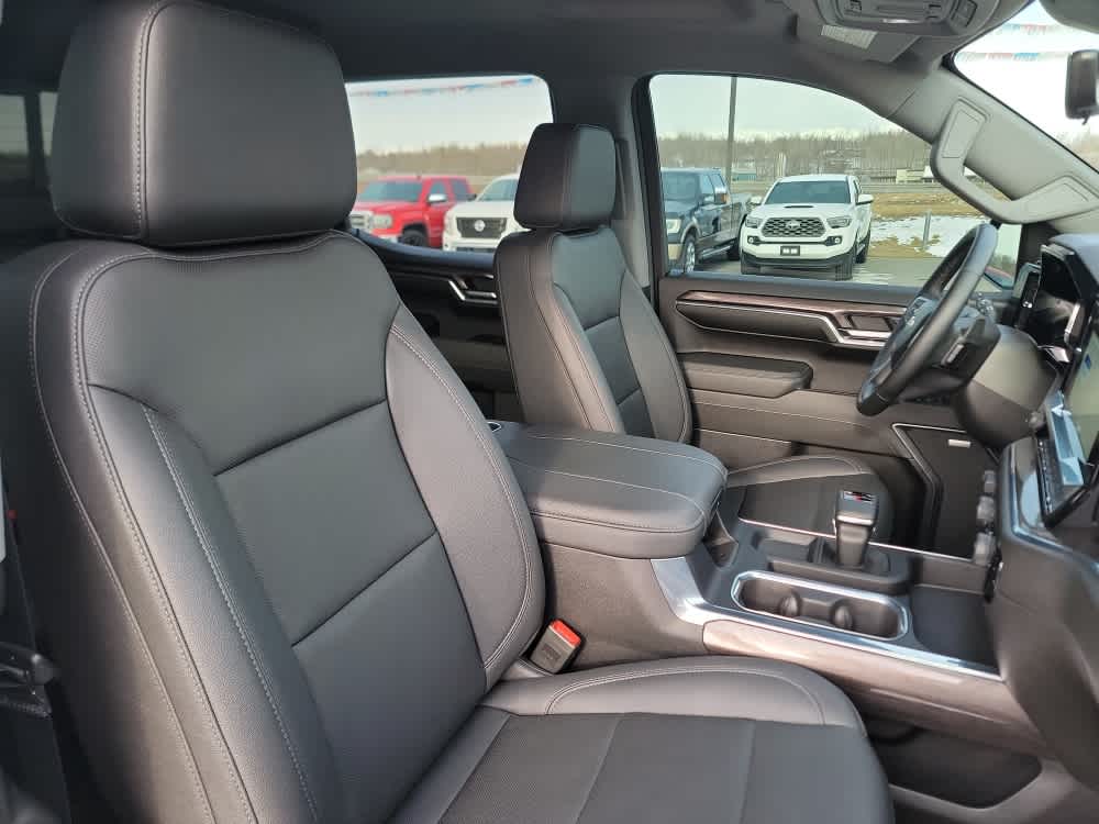 Thumbnail: 2023 Chevrolet Silverado 1500 - 19