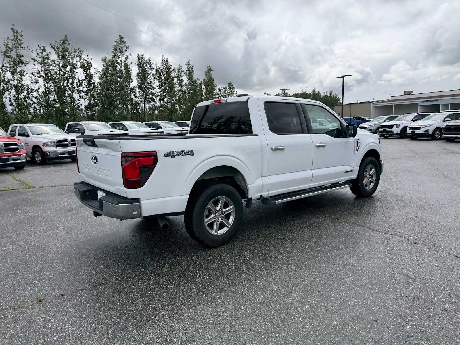 2024 Ford F-150 XLT - Photo 13