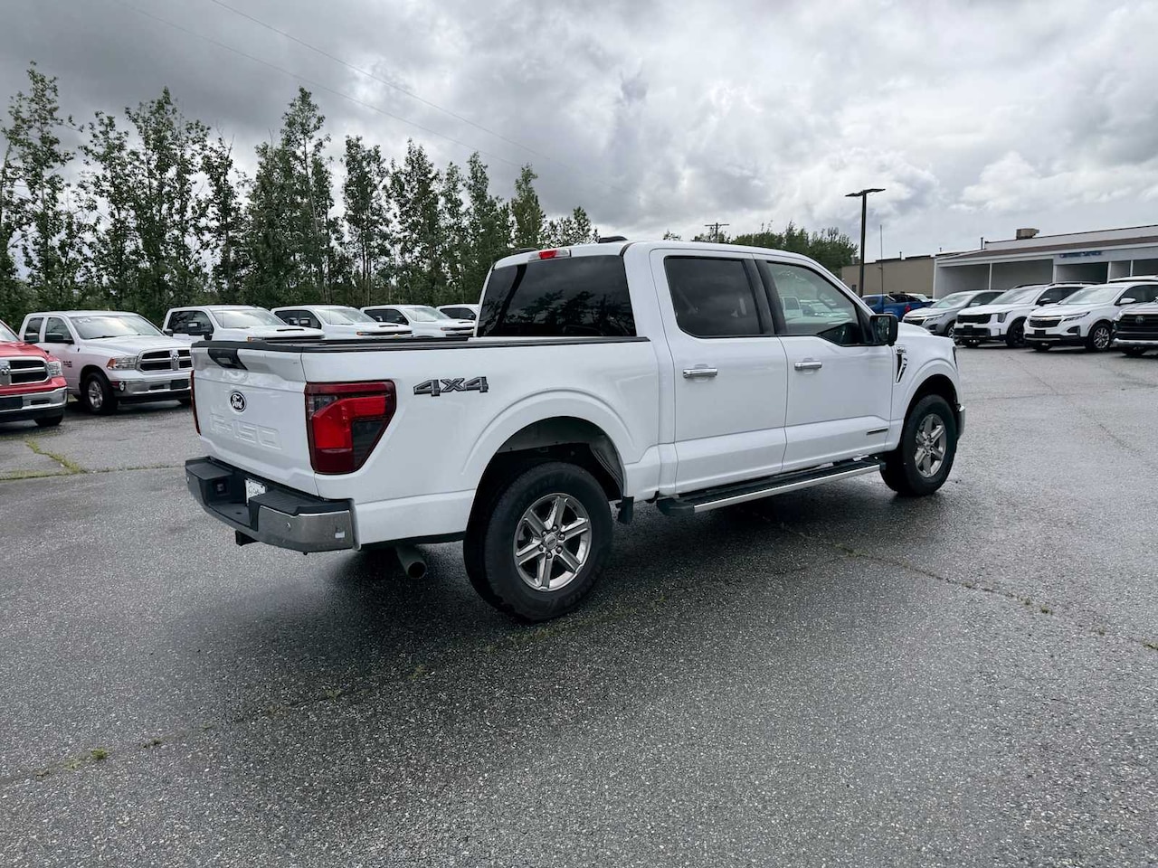 2024 Ford F-150 XLT - Image 13