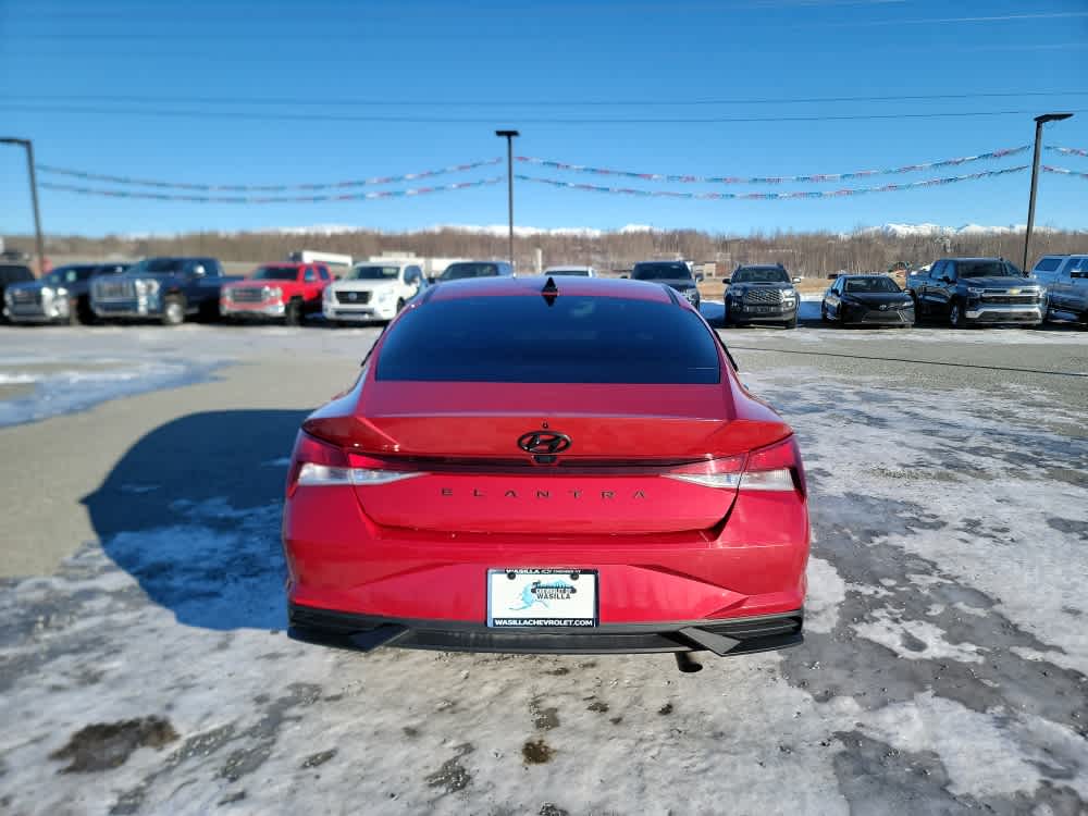 Thumbnail: 2023 Hyundai Elantra - 4