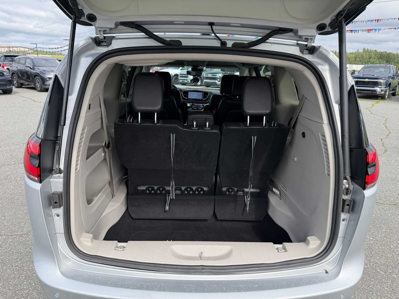 2024 Chrysler Pacifica Touring L - Image 33