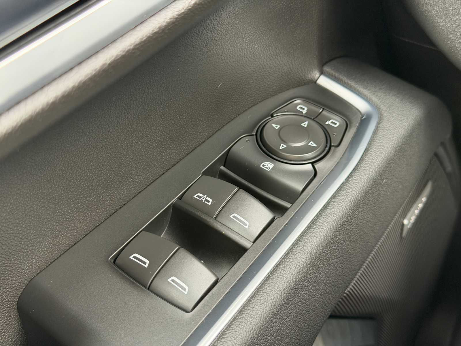 Thumbnail: 2026 Chevrolet Silverado 1500 - 4