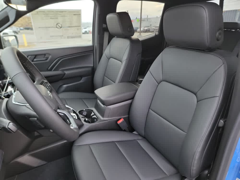 Thumbnail: 2026 Chevrolet Colorado - 12