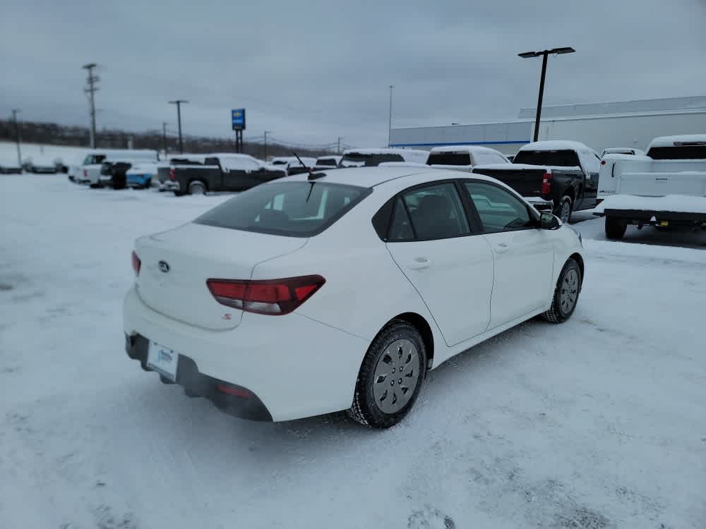 Thumbnail: 2020 Kia Rio - 5