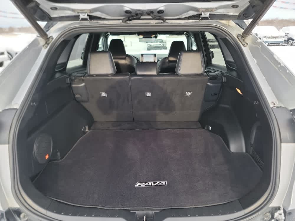 Thumbnail: 2021 Toyota RAV4 - 21