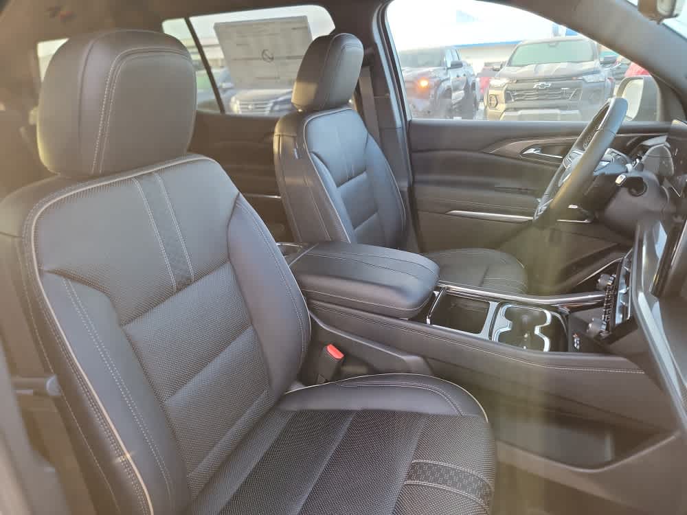 Thumbnail: 2026 Chevrolet Traverse - 18