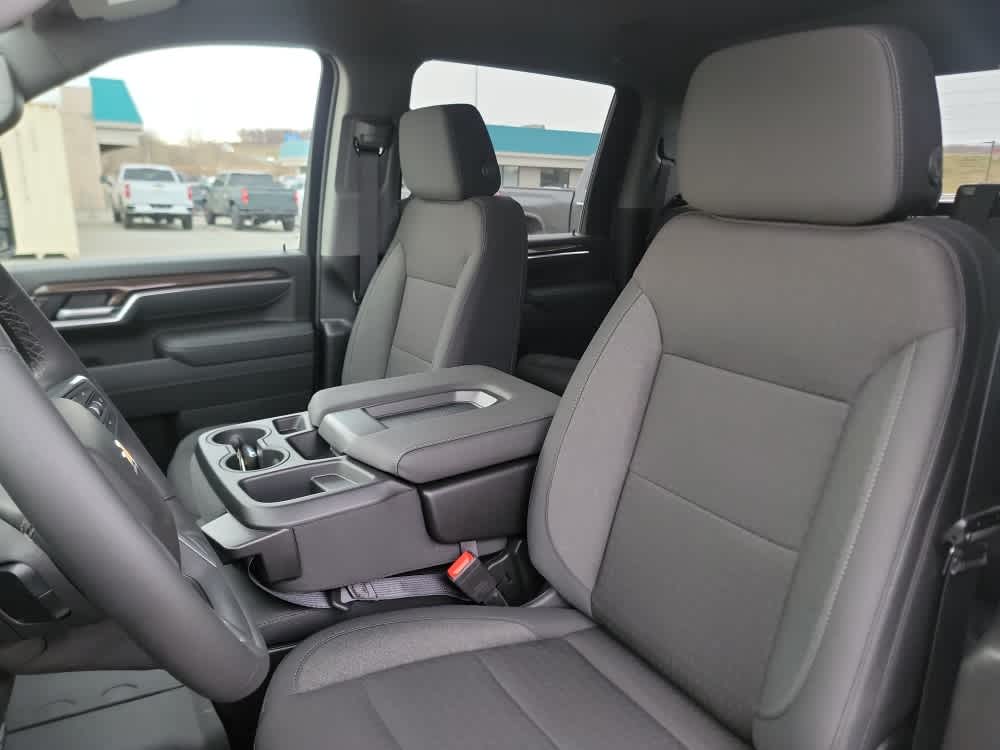 Thumbnail: 2026 Chevrolet Silverado 3500 - 12