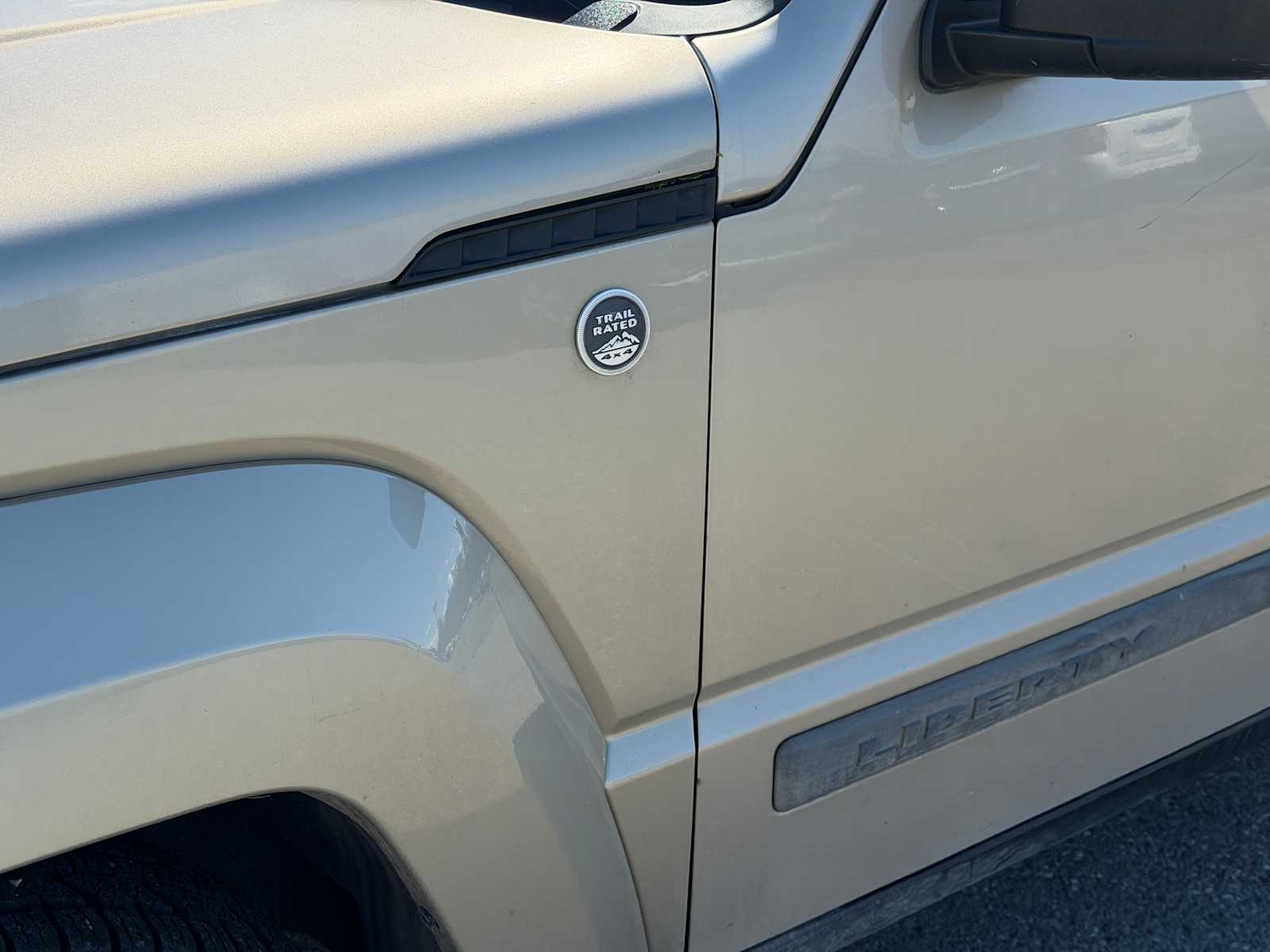 Thumbnail: 2011 Jeep Liberty - 13